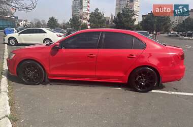 Седан Volkswagen Jetta 2013 в 