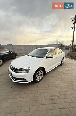 Седан Volkswagen Jetta 2016 в 
