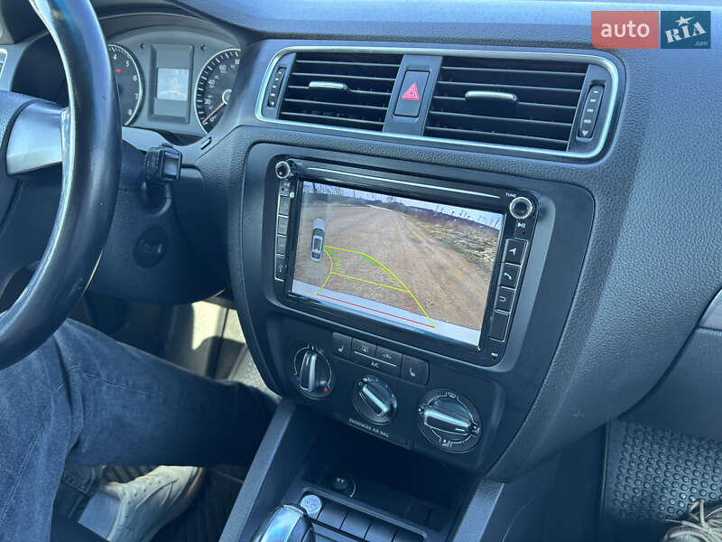Седан Volkswagen Jetta 2014 в Львові