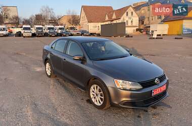 Седан Volkswagen Jetta 2013 в 