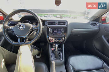 Седан Volkswagen Jetta 2016 в 