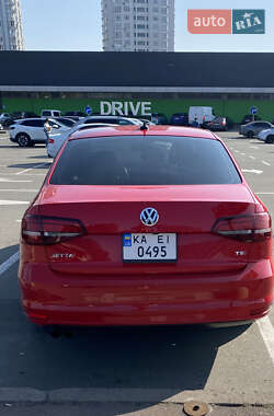 Седан Volkswagen Jetta 2016 в 