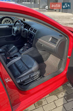 Седан Volkswagen Jetta 2016 в 