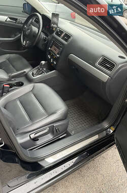 Седан Volkswagen Jetta 2014 в 