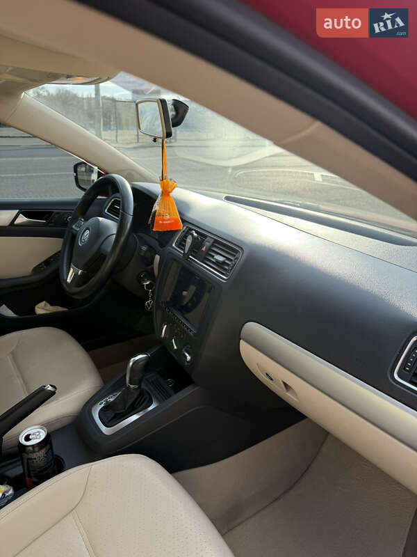 Седан Volkswagen Jetta 2013 в Харькове