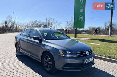 Седан Volkswagen Jetta 2016 в 