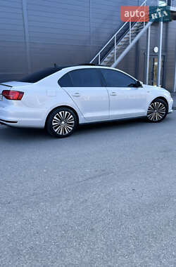 Седан Volkswagen Jetta 2016 в 