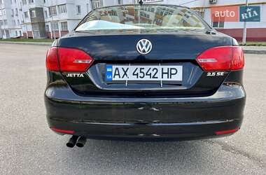 Седан Volkswagen Jetta 2012 в 