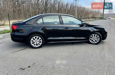 Седан Volkswagen Jetta 2012 в 