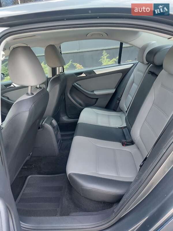 Седан Volkswagen Jetta 2012 в Білій Церкві