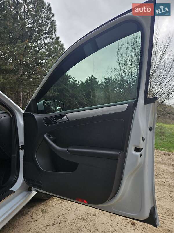 Седан Volkswagen Jetta 2017 в Запорожье