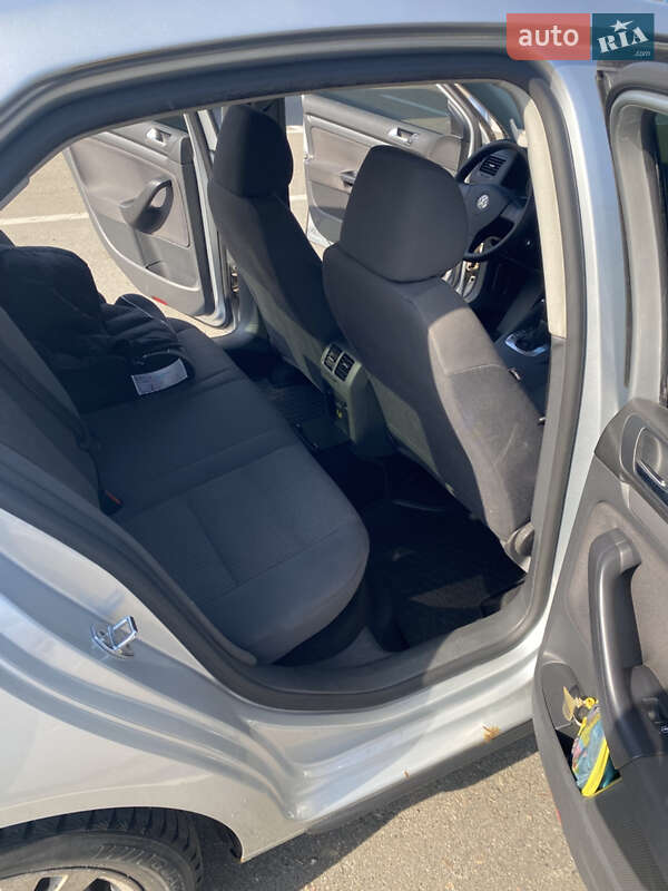 Седан Volkswagen Jetta 2008 в Києві
