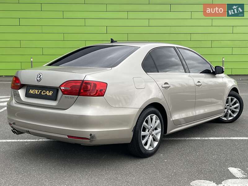 Седан Volkswagen Jetta 2012 в Києві
