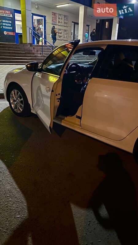 Седан Volkswagen Jetta 2012 в Сумах