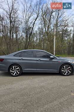 Седан Volkswagen Jetta 2020 в 