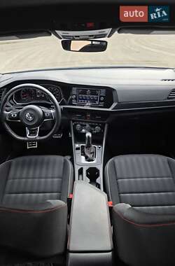 Седан Volkswagen Jetta 2020 в 
