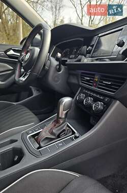 Седан Volkswagen Jetta 2020 в 