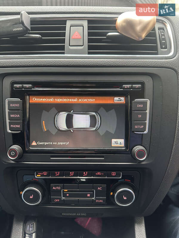 Седан Volkswagen Jetta 2011 в Львове