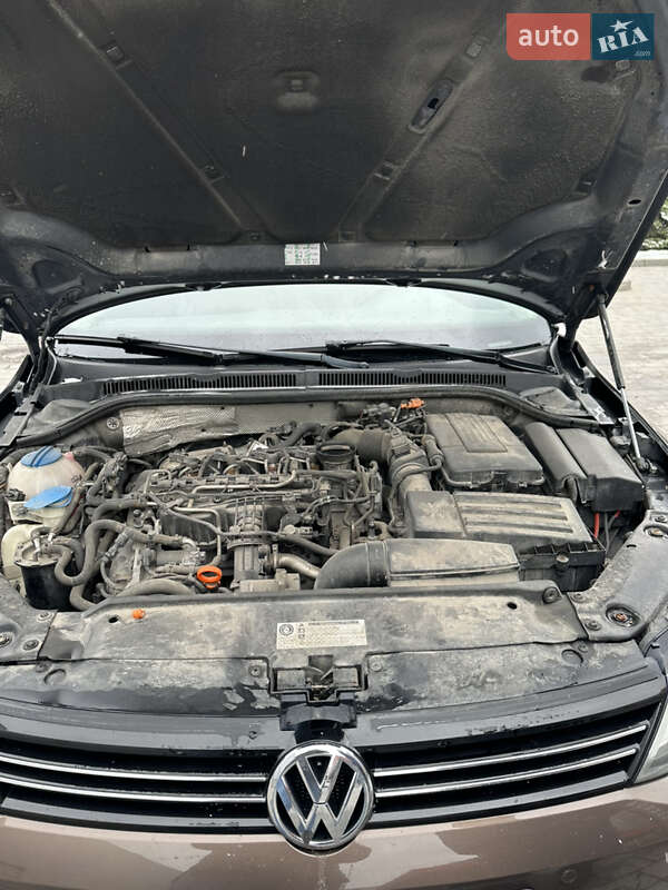 Седан Volkswagen Jetta 2011 в Львове