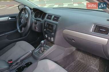 Седан Volkswagen Jetta 2017 в 