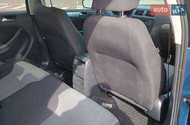 Седан Volkswagen Jetta 2017 в 