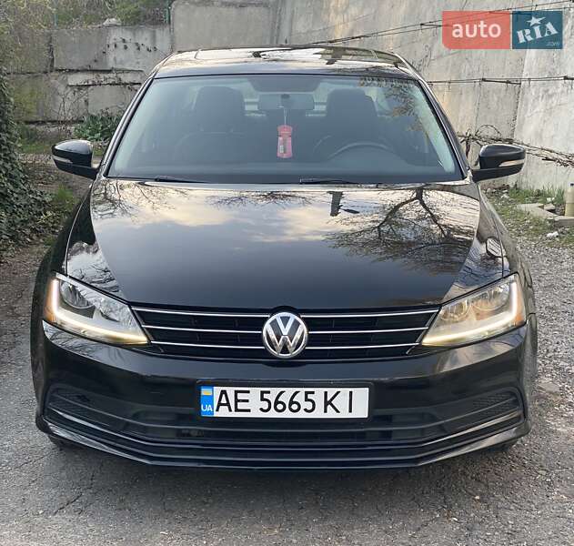 Седан Volkswagen Jetta 2017 в 