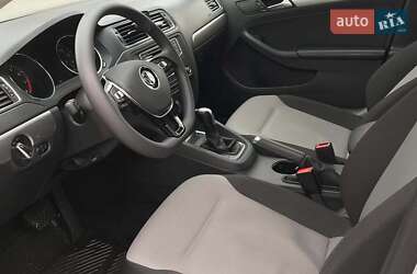 Седан Volkswagen Jetta 2017 в 