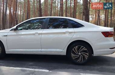 Седан Volkswagen Jetta 2018 в 