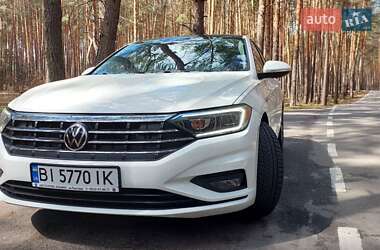 Седан Volkswagen Jetta 2018 в 