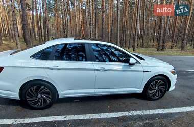 Седан Volkswagen Jetta 2018 в 