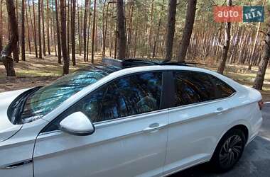 Седан Volkswagen Jetta 2018 в 