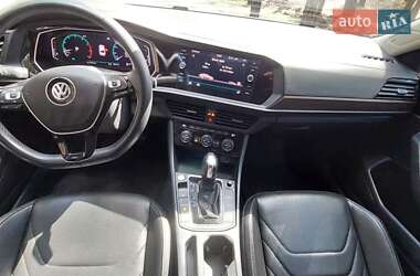 Седан Volkswagen Jetta 2018 в 
