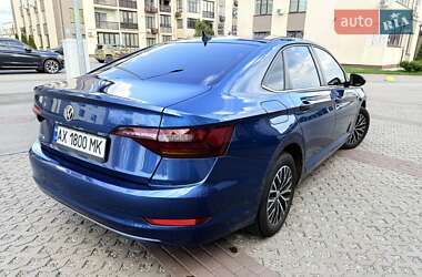 Седан Volkswagen Jetta 2018 в 