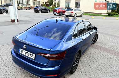Седан Volkswagen Jetta 2018 в 