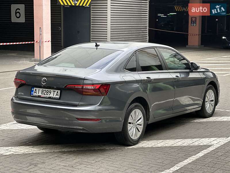 Седан Volkswagen Jetta 2019 в Києві