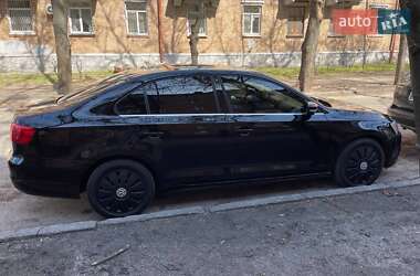 Седан Volkswagen Jetta 2013 в 