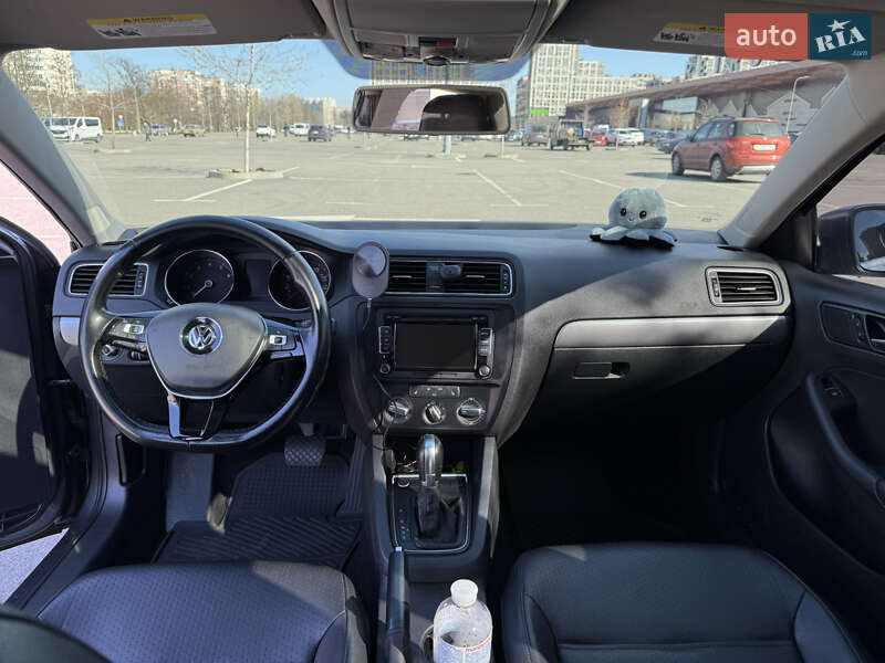 Седан Volkswagen Jetta 2015 в Киеве