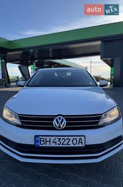 Седан Volkswagen Jetta 2015 в 