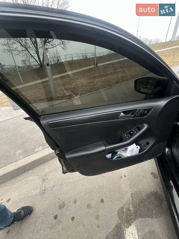 Седан Volkswagen Jetta 2012 в Виннице