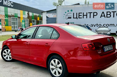 Седан Volkswagen Jetta 2014 в 