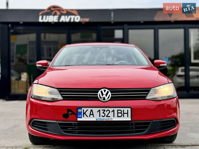 Седан Volkswagen Jetta 2014 в Києві