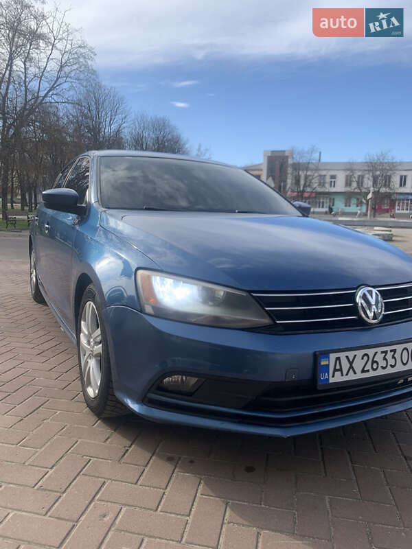 Седан Volkswagen Jetta 2014 в 