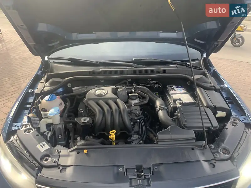 Седан Volkswagen Jetta 2014 в 