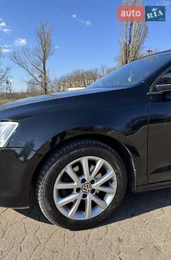 Седан Volkswagen Jetta 2011 в 