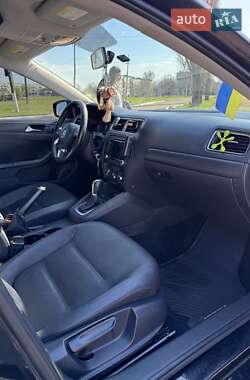 Седан Volkswagen Jetta 2011 в 