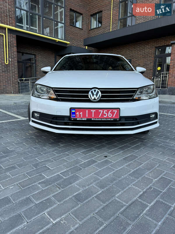 Седан Volkswagen Jetta 2015 в 