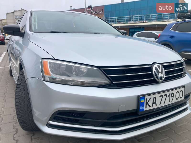 Седан Volkswagen Jetta 2016 в Киеве