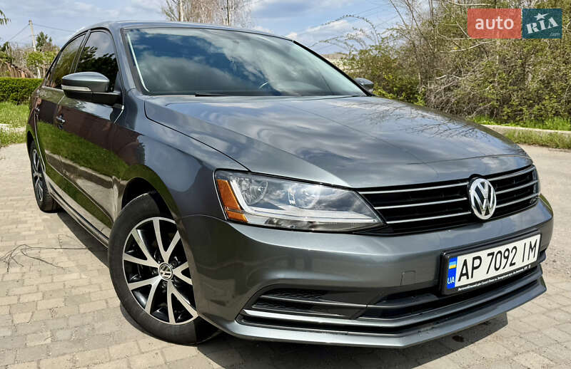 Седан Volkswagen Jetta 2016 в 