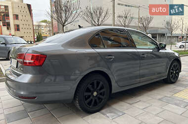 Седан Volkswagen Jetta 2014 в 