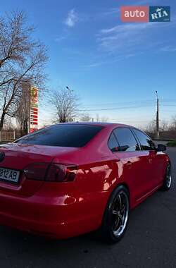 Седан Volkswagen Jetta 2012 в 